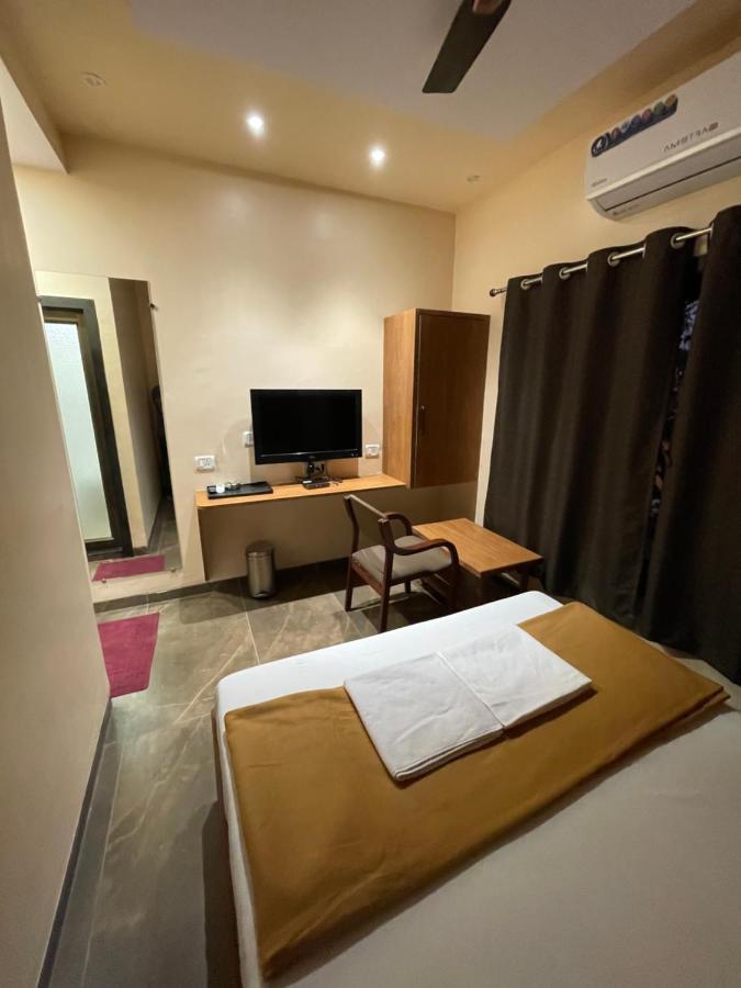 Hotel Vardhan سيلفاسا المظهر الخارجي الصورة