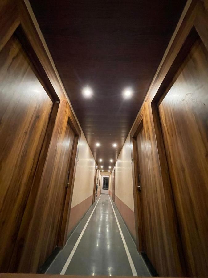 Hotel Vardhan سيلفاسا المظهر الخارجي الصورة